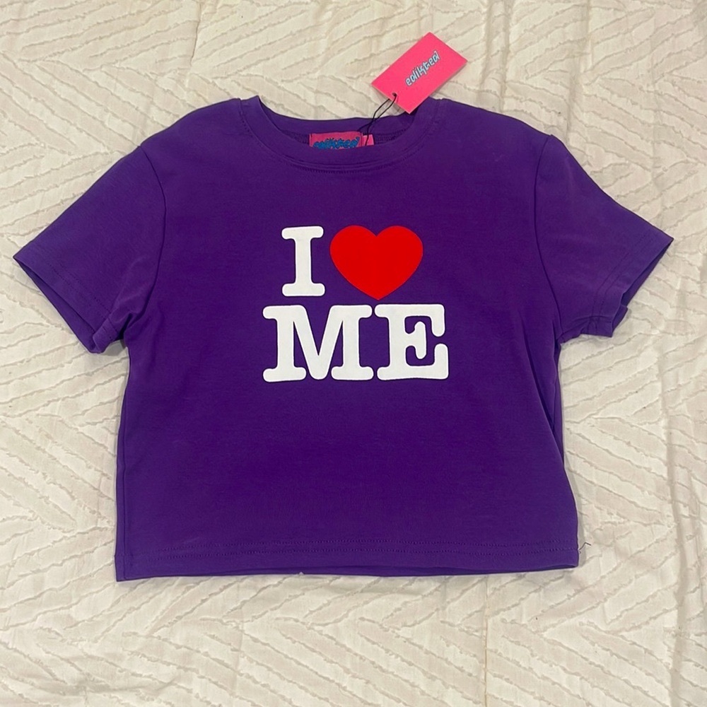 edikted “i ❤️ me” cropped tee